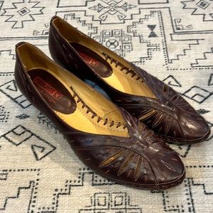 Pikolinos Low Heel Leather Shoes